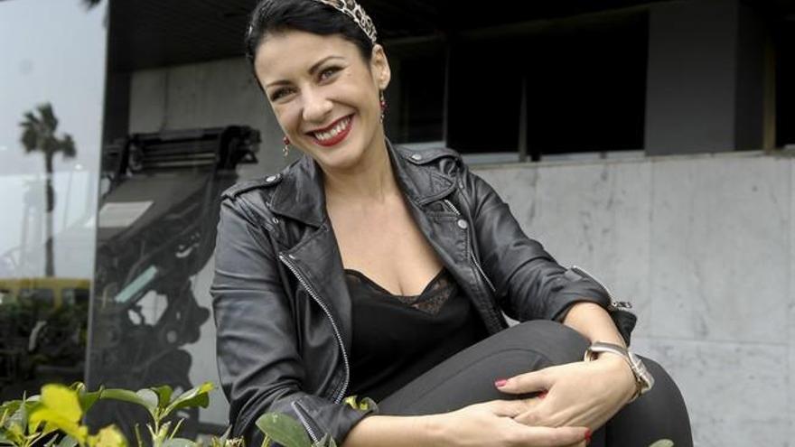 Chat y entrevista con Yanely Hernández, presentadora de la Gala Drag