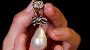 lmmarco45897183 file photo  a natural pearl and diamond pendant once owned b181115132826