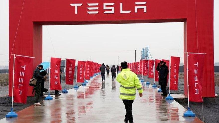 Tesla vuelve a defraudar: registró pérdidas de 702 millones en el primer trimestre