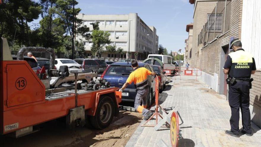 Dos reventones de tuberías ocasionan cortes de agua y del tráfico