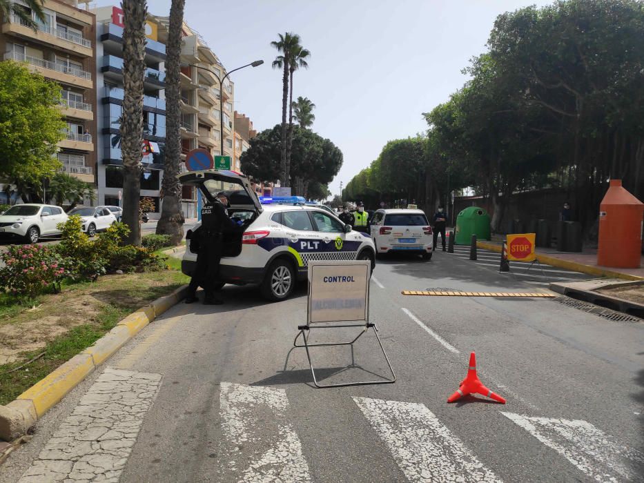 La Policía Local de Torrevieja impone cien multas por incumplir la curentena