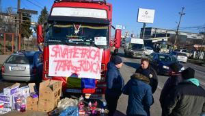 Agricultores rumanos protestan en la aldea de Afumati, en la carretera hacia Bucarest, el 16 de enero de 2024.