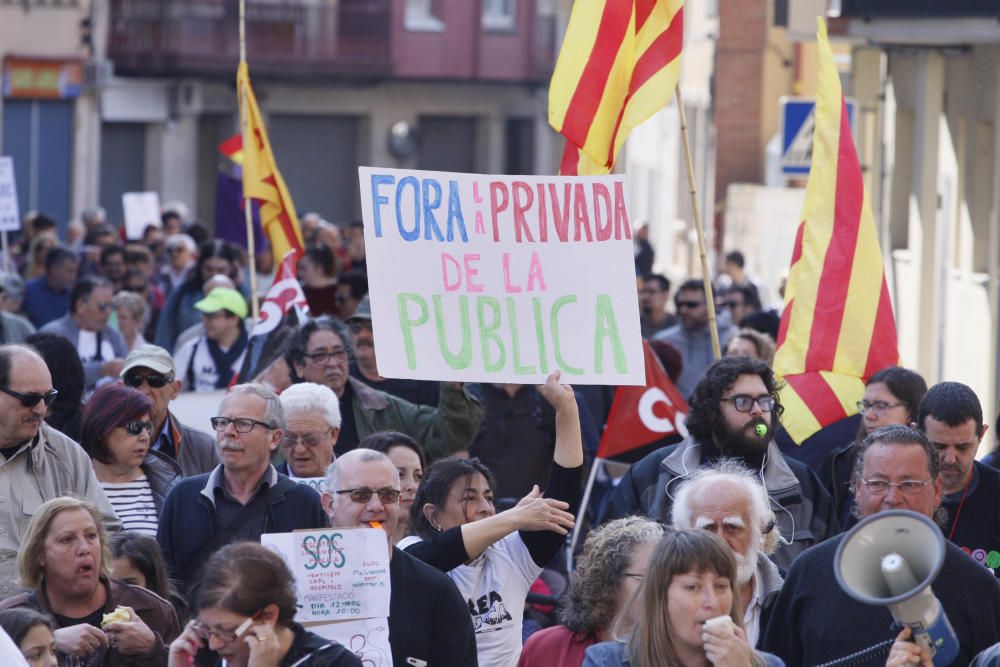 Manifestació a Blanes per demanar que "deixi de privatitzar-se" l''hospital