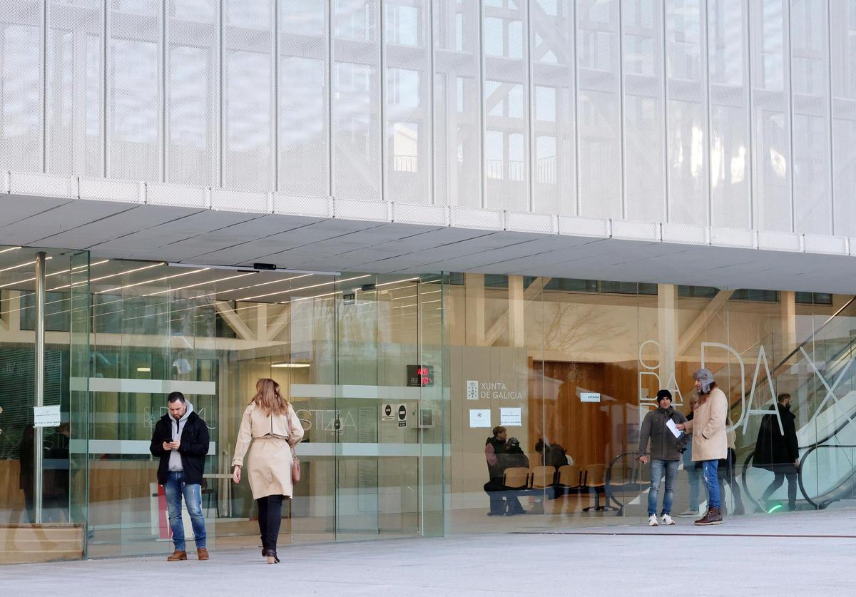 Las sentencias iniciales sobre la pausa del bocadillo y las llamadas de la empresa durante bajas laborales las dictó un juzgado laboral vigués.
