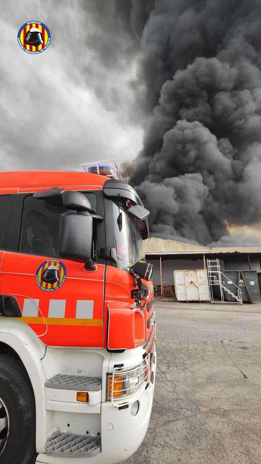 El impresionante incendio de Sollana, visto desde dentro