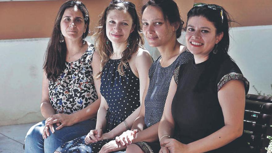 Leyla Hamad, Ewa Strzelecka, Anne-Linda Amira Augustin y Rosario Pozo, profesora de la UIB y organizadora del seminario.