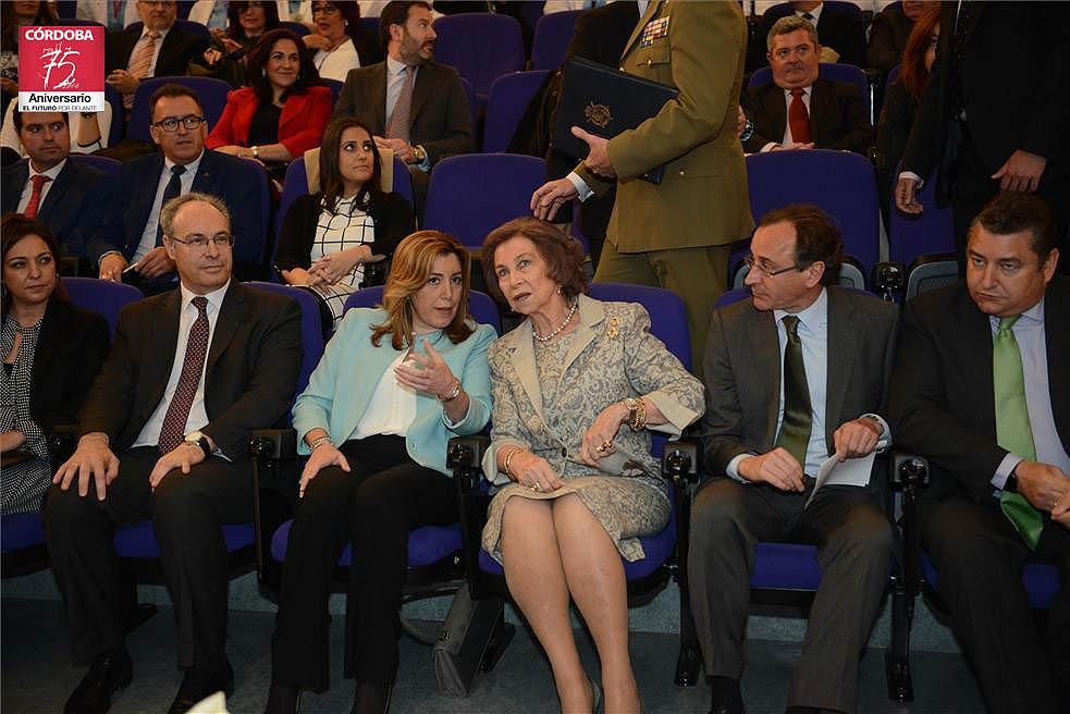 Fotogalería: La Reina Doña Sofía inaugura el acto central del 40º aniversario del Hospital Reina Sofía