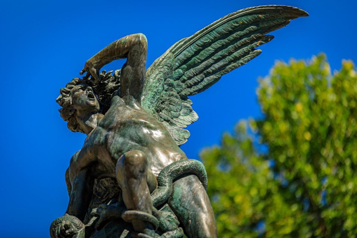 La estatua del Ángel Caído en Madrid