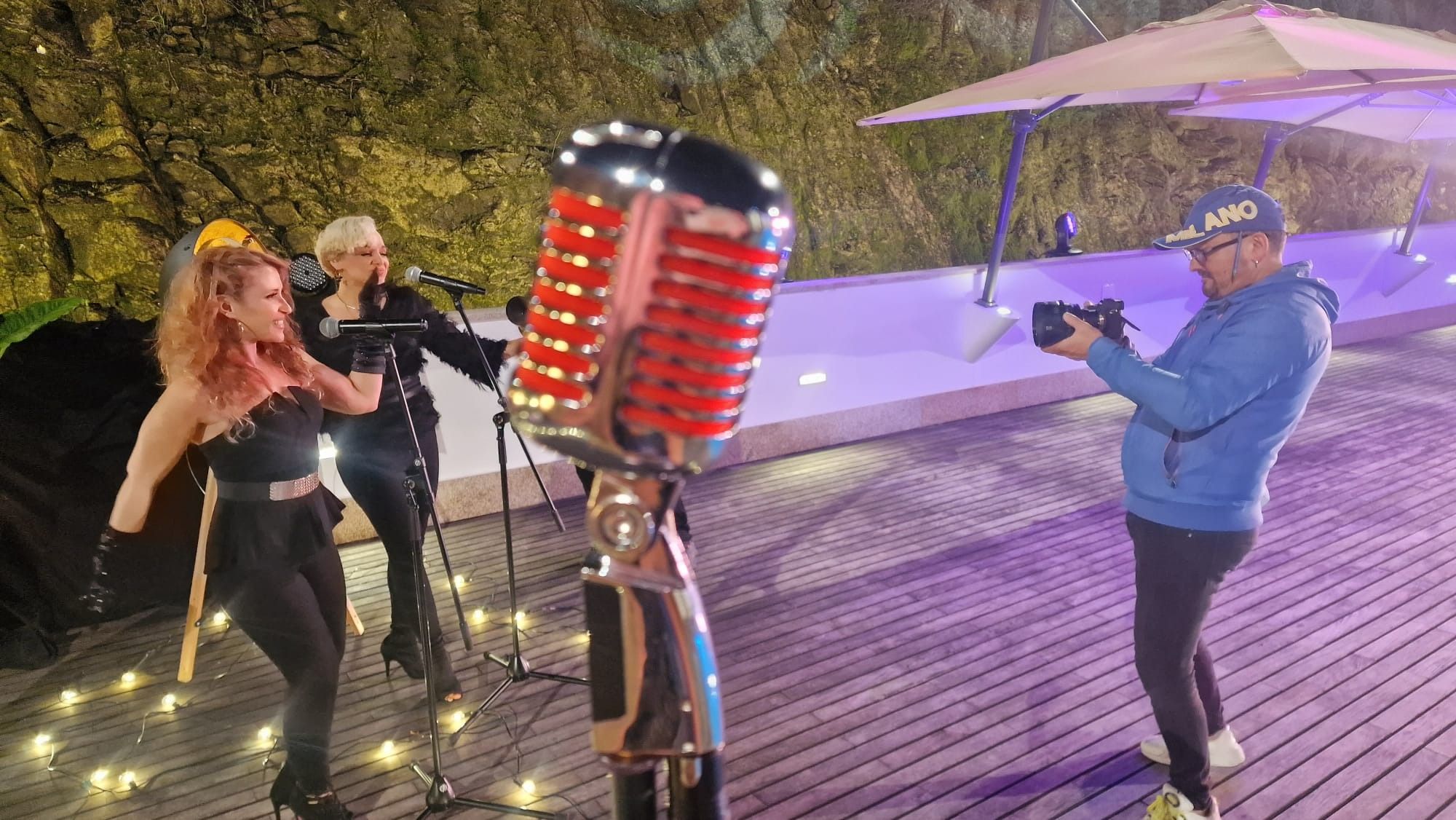 Un momento del rodaje del videoclip "Junto a ti", el último trabajo de Roi Casal, dirigido por Virvi Fraga y protagonizado por la actriz Bea Serén.