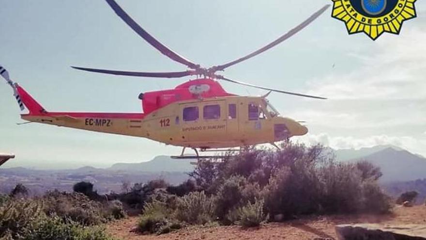 Salvan a un excursionista que sufrió un infarto en la cima del Tossal del Moro de Gata