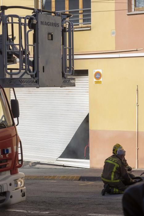 S'incendia un cotxe a l'interior d'una casa de Navarcles