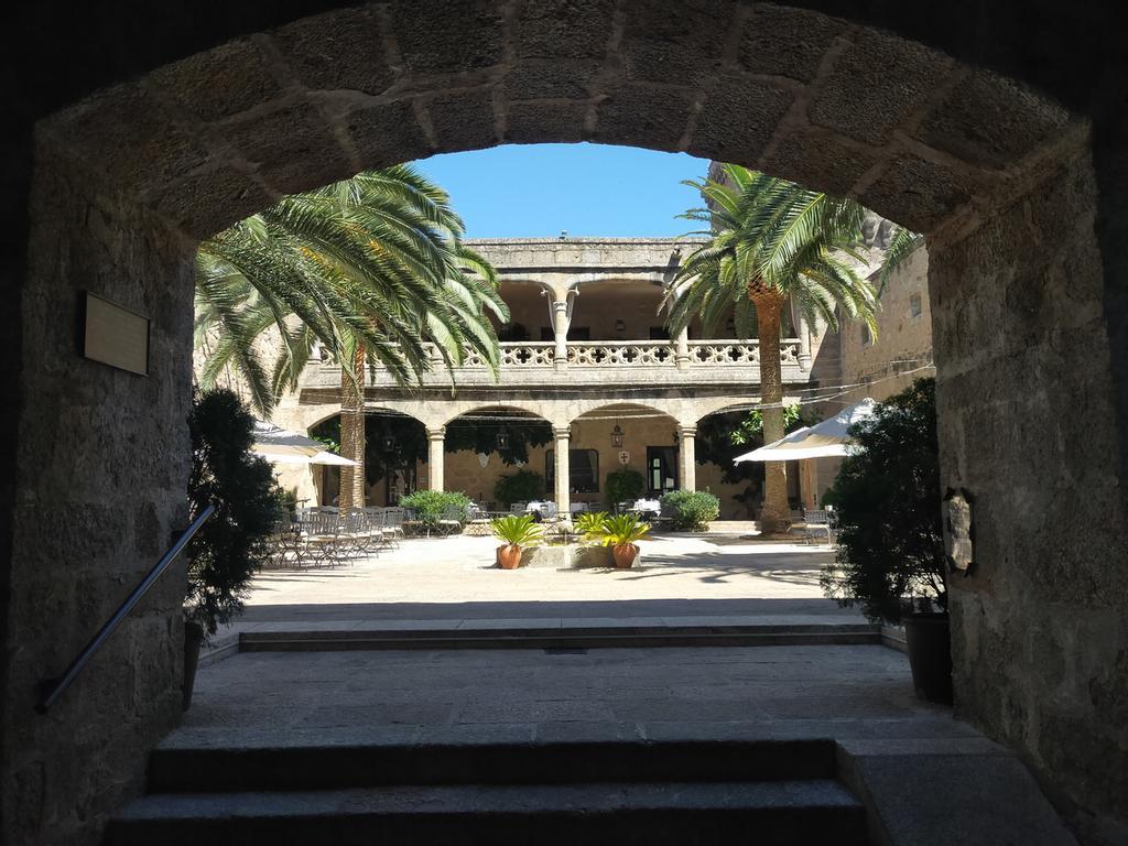 Paradores cuenta con alojamientos urbanos, con historia o integrados en la naturaleza.