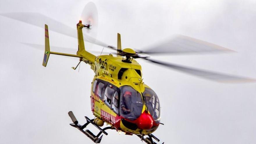 Rescatan en helicóptero a una senderista herida en Gran Canaria