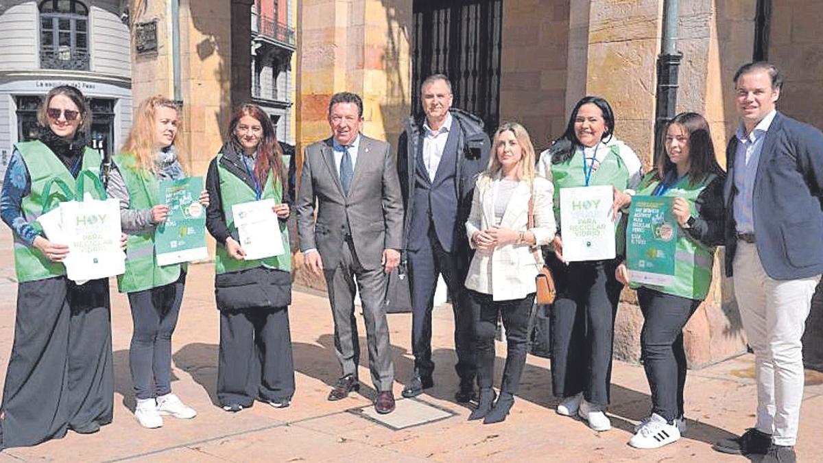 Presentación de la campaña para elevar el reciclaje de vidrio.
