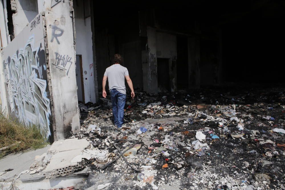 Basura en el entorno del Cementerio