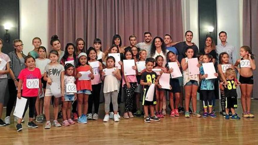 El Royal Dancepremia amb beques joves promeses del ball esportiu