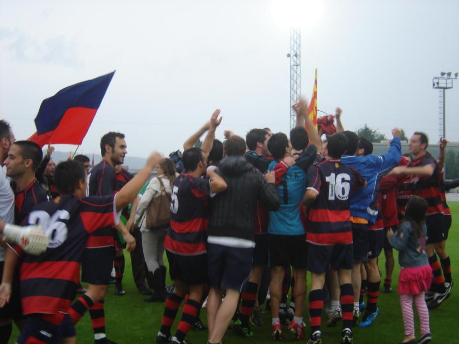 Ascens a Segona B després d'eliminar el Cerceda en la promoció directa de campions de Tercera. (Maig 2011)