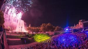 Un momento del Piromusical del 2015 , que se celebró ante las fuentes de Montjuïc.