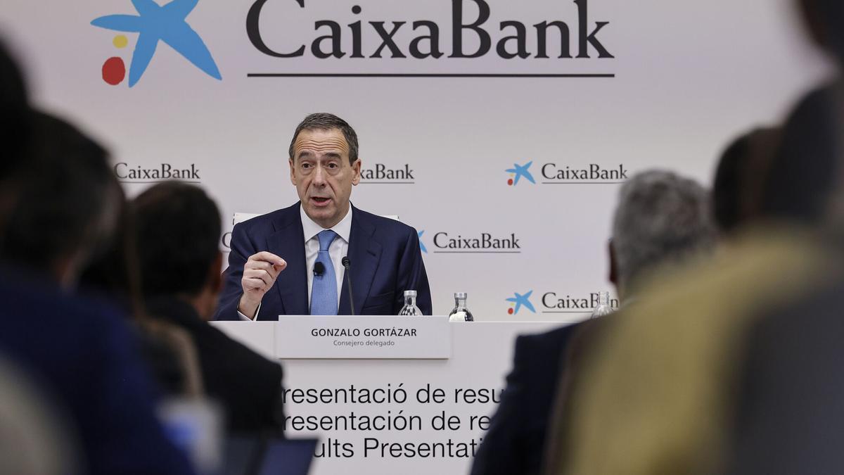 El consejero delegado de CaixaBank, Gonzalo Gortázar, presenta los resultados de la entidad correspondientes al ejercicio 2025.