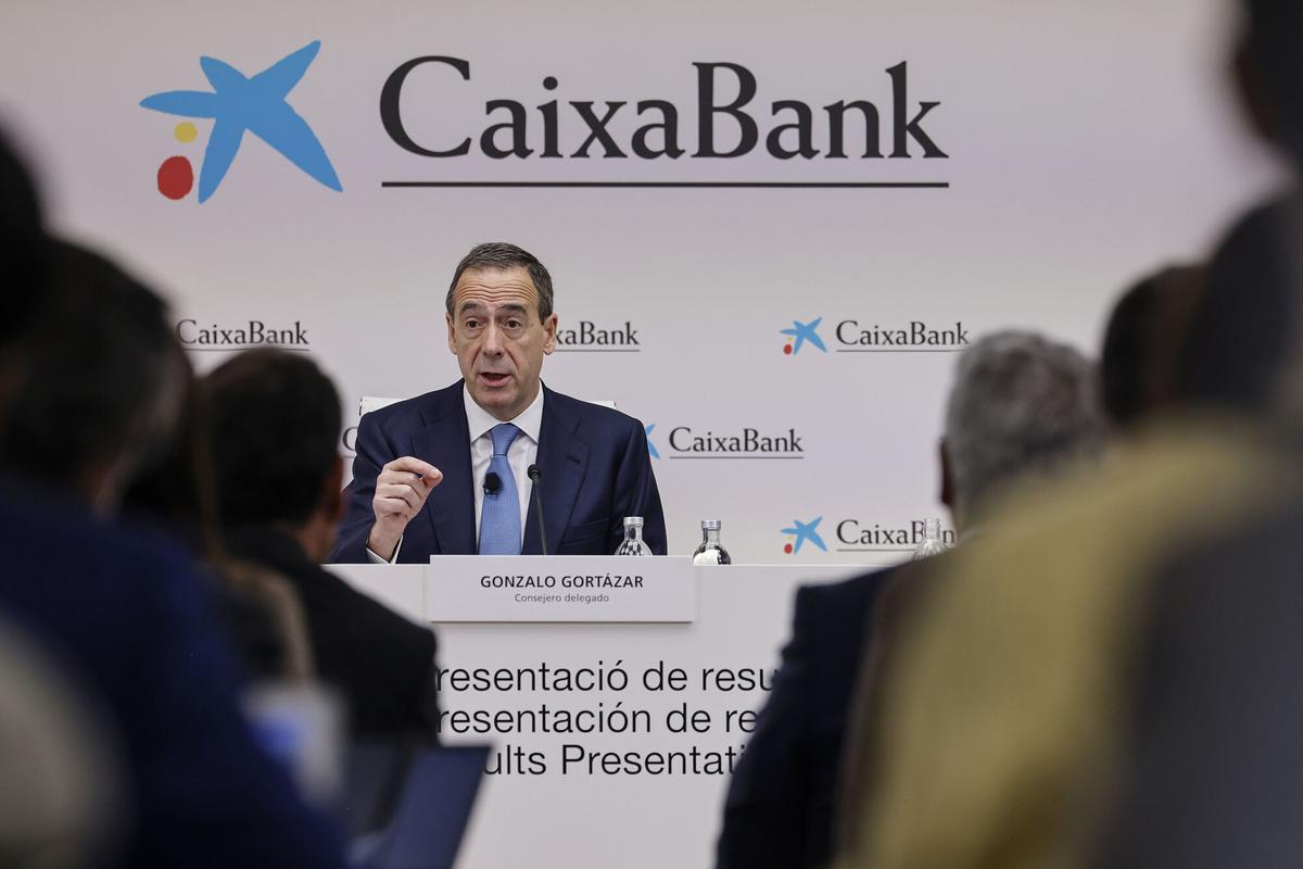 El consejero delegado de CaixaBank, Gonzalo Gortázar, presenta los resultados de la entidad correspondientes al ejercicio 2025.