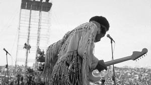 El legendario Jimi Hendrix, en Woodstock 1969.