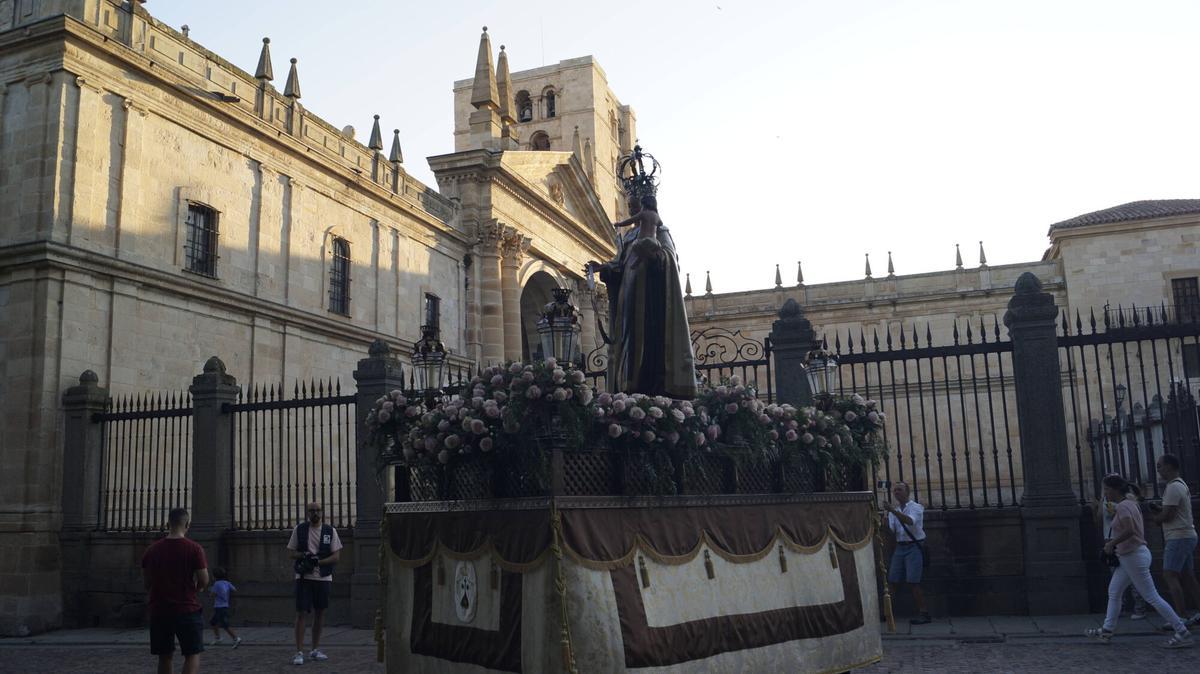 Procesión de la Virgen del Carmen de San Isidoro en Zamora.