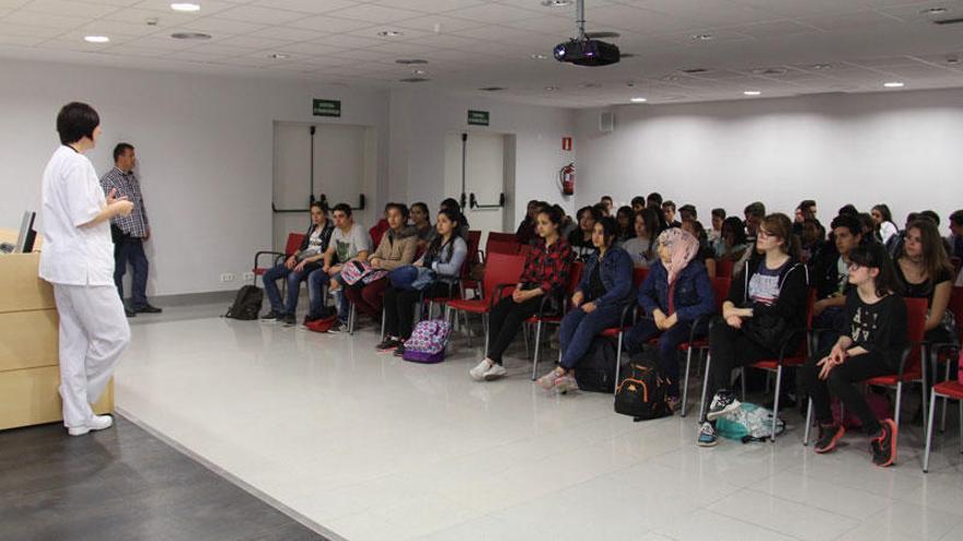 Els alumnes durant la visita.