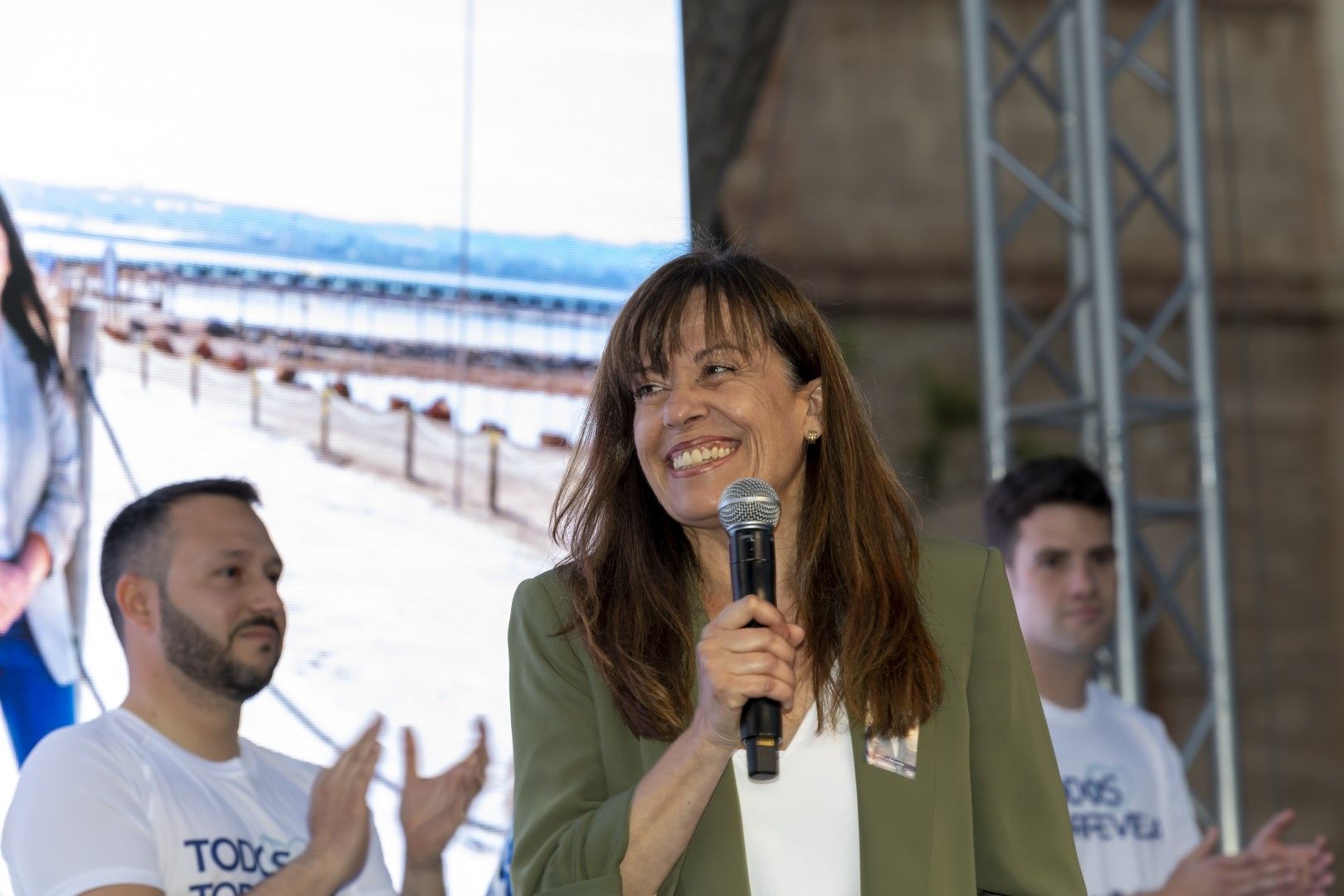 Mitin de arranque de campaña de Eduardo Dolón en la plaza de la Constitución de Torrevieja