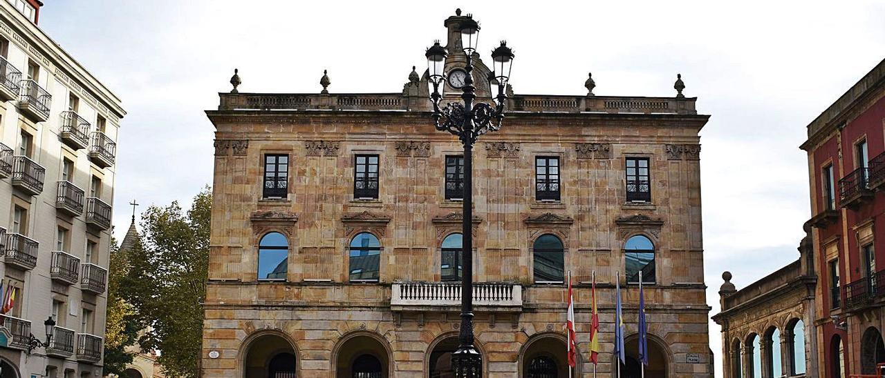 Fachada principal del Ayuntamiento de Gijón.