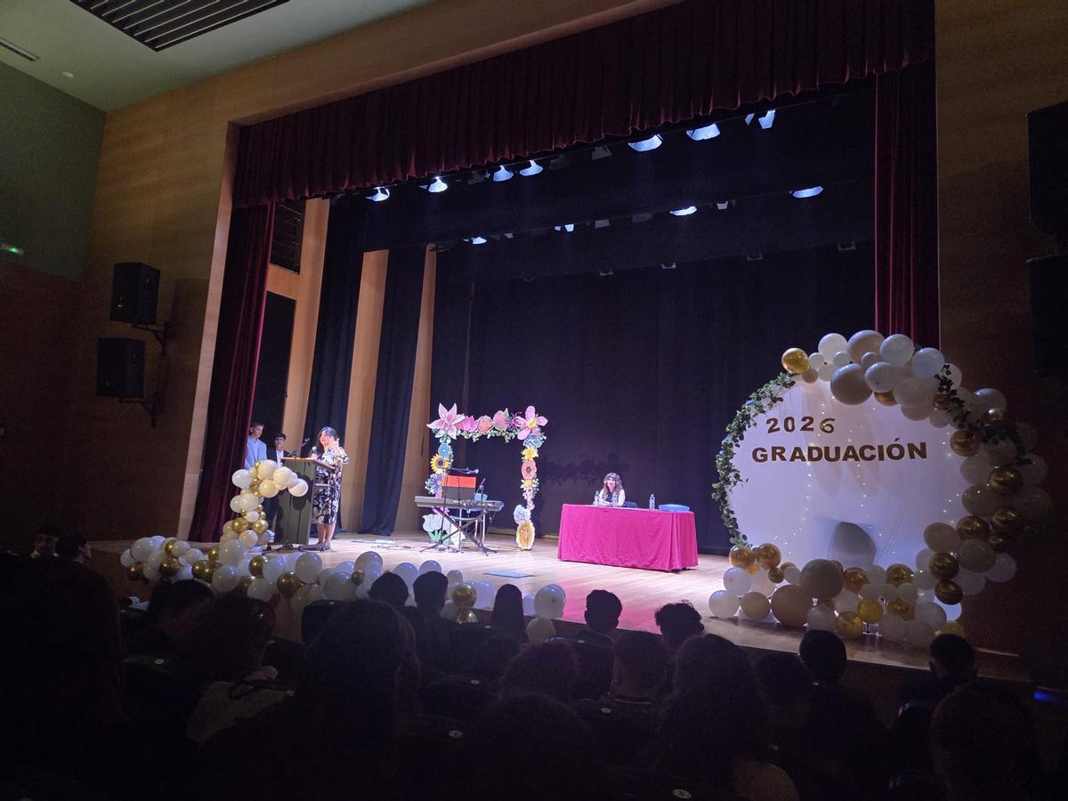 Las graduaciones se intensifican en los institutos de Gijón (en imágenes) Las graduaciones se intensifican en los institutos de Gijón (en imágenes)