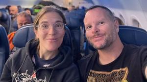 Katie y Alan, pareja jubilada a los 40