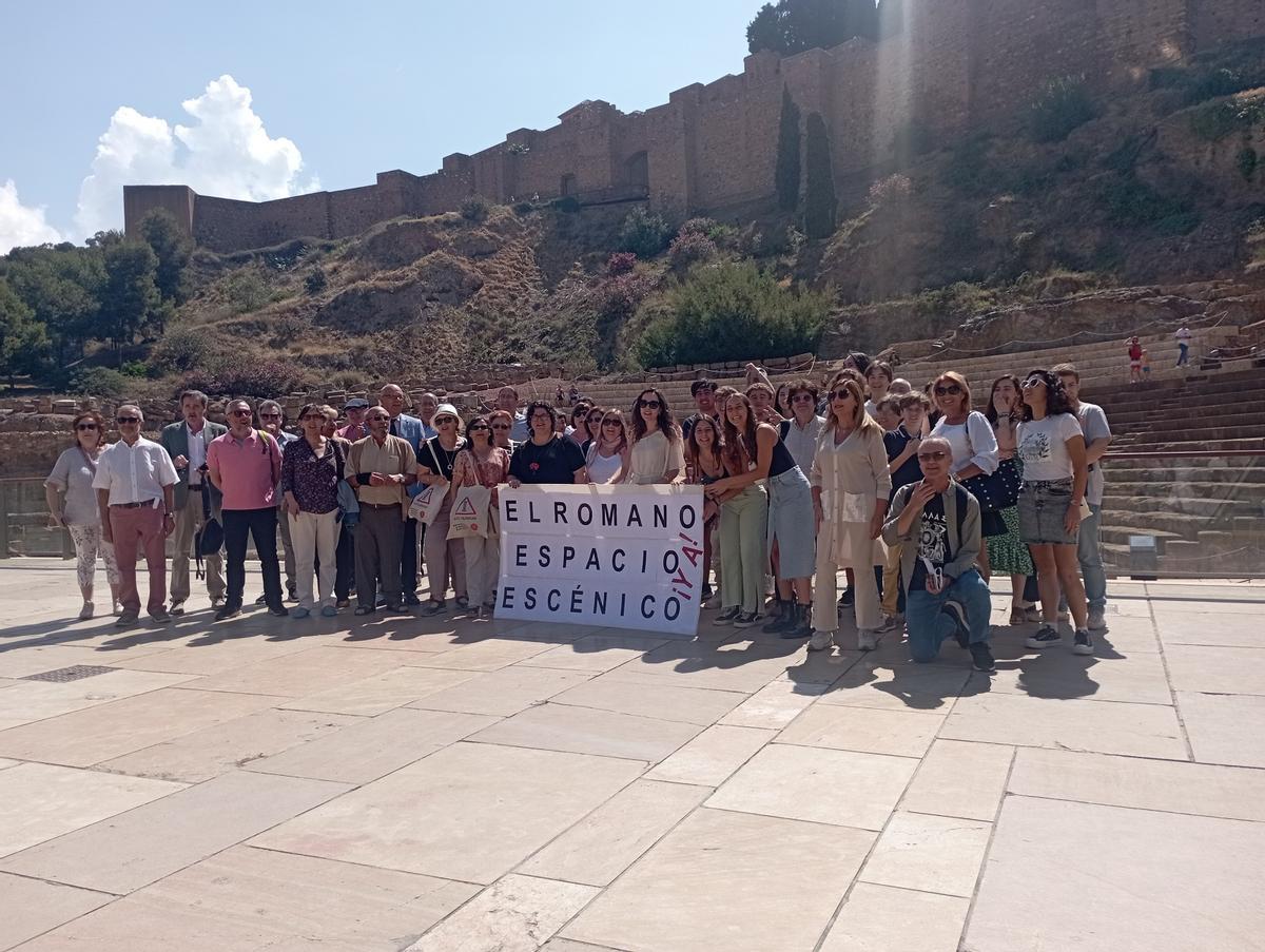 Los amantes del teatro clásico reclaman que pueda representarse en el Teatro Romano de Málaga.