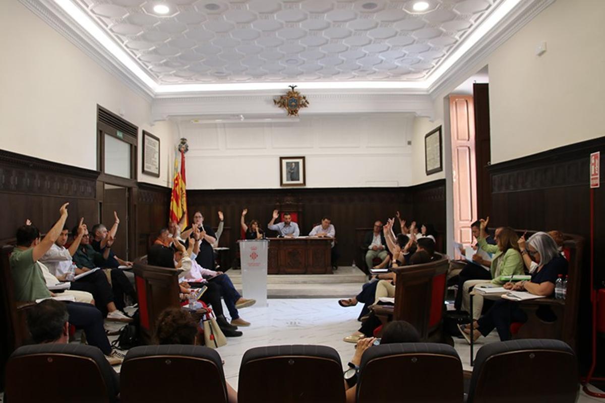 Votación en el pleno del Ayuntamiento de Sagunt.