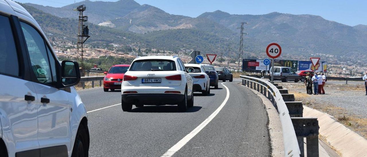 Los atascos son diarios en los accesos de Alhaurín de la Torre a la hiperronda.