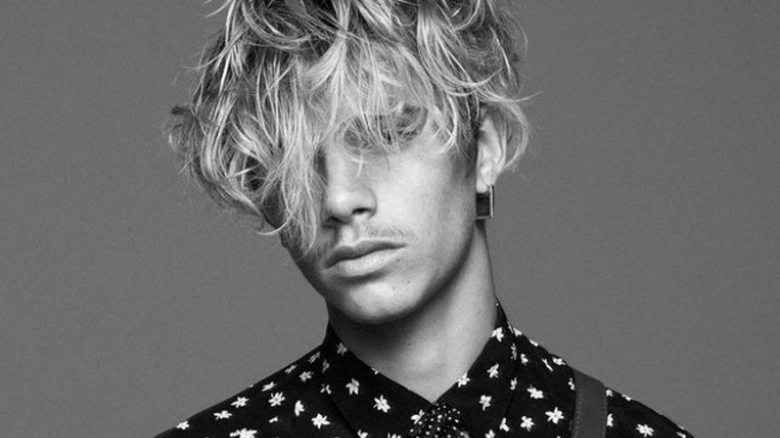 Romeo Beckham ficha para la próxima campaña de Saint Laurent