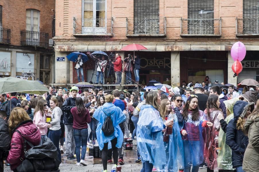 La lluvia no restó ambiente a la petición del Toro