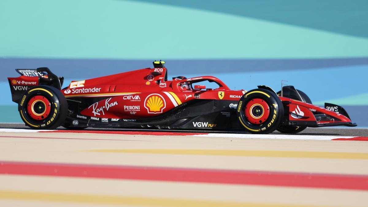 Sainz rodando durante el primer día de pretemporada de la F1 2024