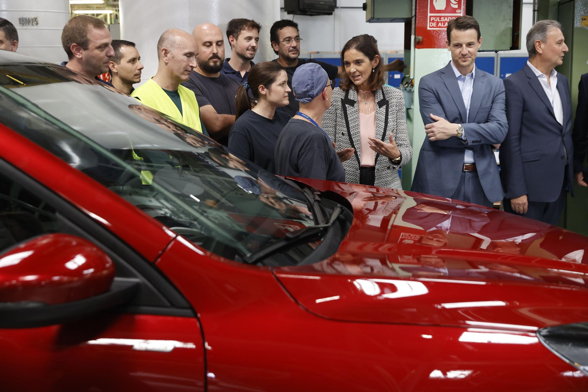 Reyes Maroto visita fábrica de Ford en Valencia