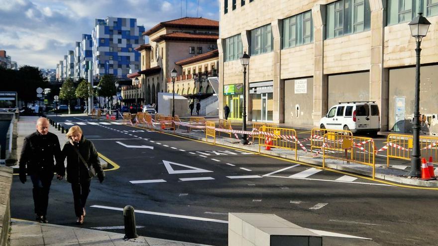 El taxi gana espacio en Oviedo junto a la estación de Renfe