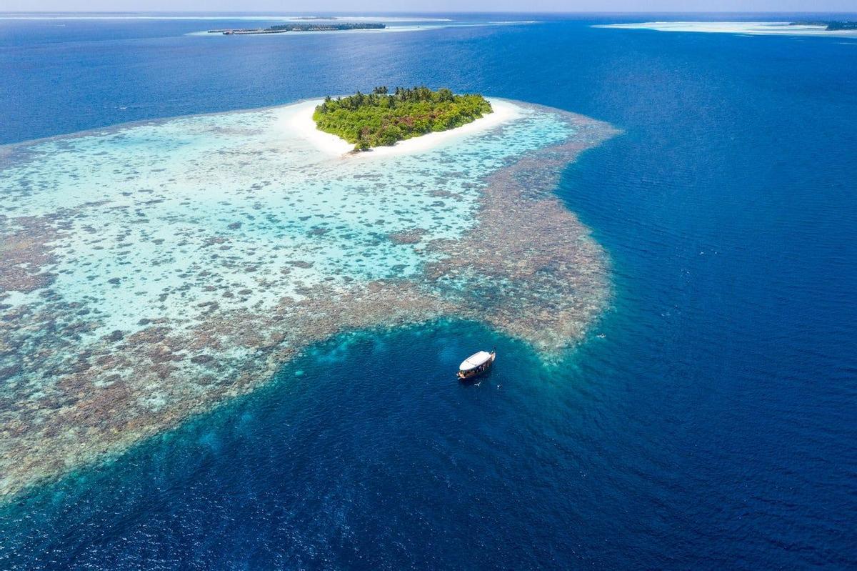 Islas desiertas de Maldivas, Asía del Sur