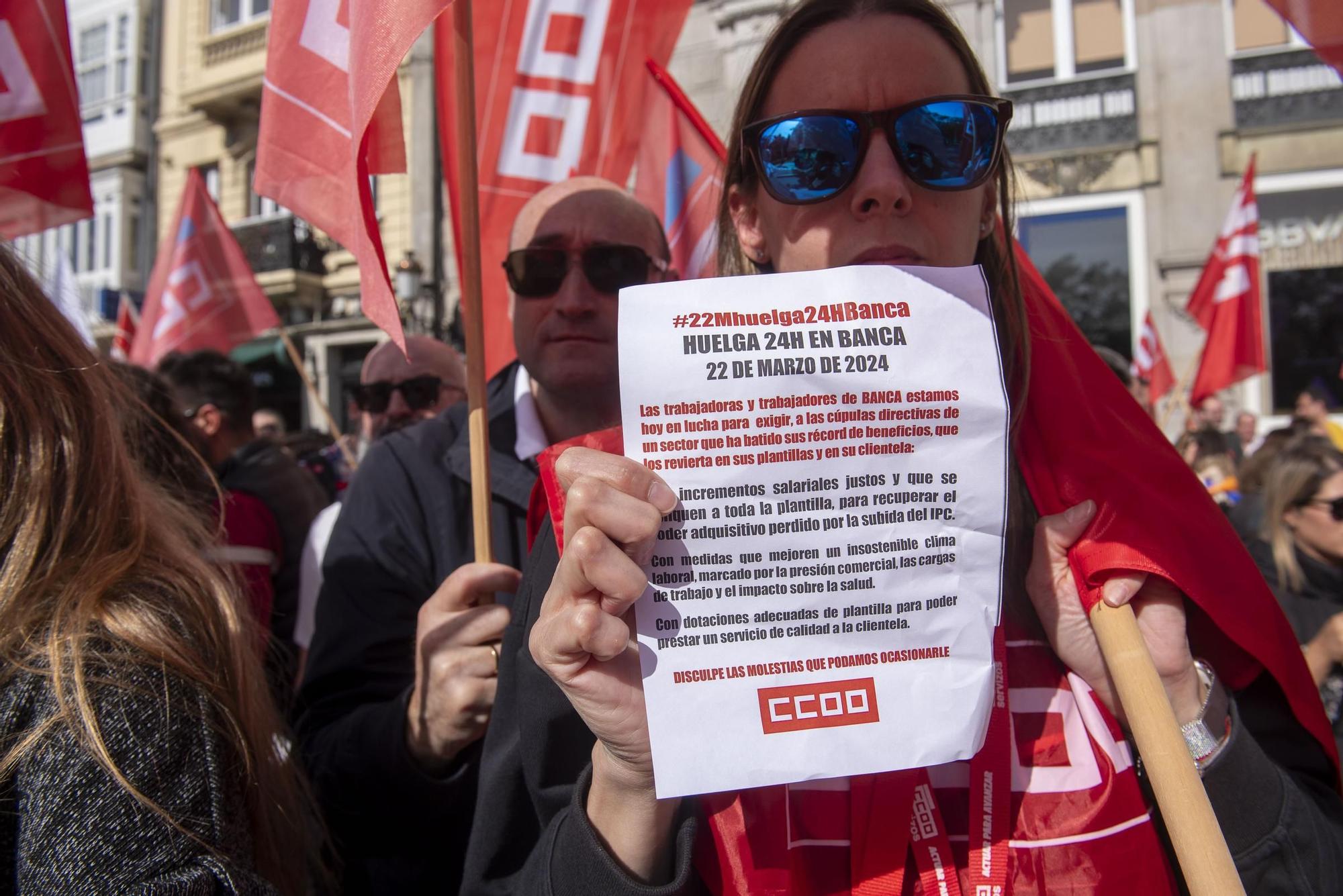 Manifestación de trabajadores del sector de la banca en A Coruña