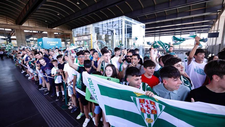La afición cordobesista despide al equipo