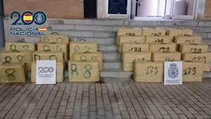 Detenidas cuatro personas in fraganti cuando traficaban con 1.200 kilos de hachís