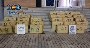 Detenidas cuatro personas in fraganti cuando traficaban con 1.200 kilos de hachís