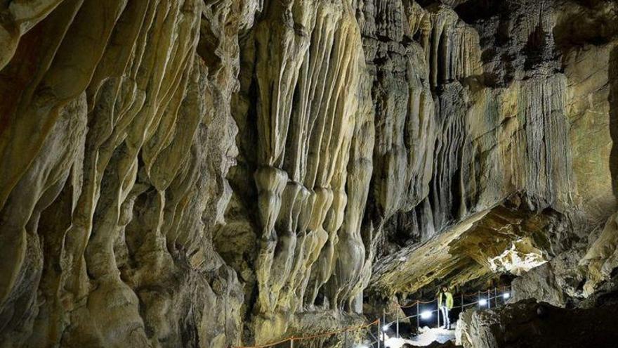 La gruta de las Güixas se suma al Día de las Cuevas y el Mundo Subterráneo