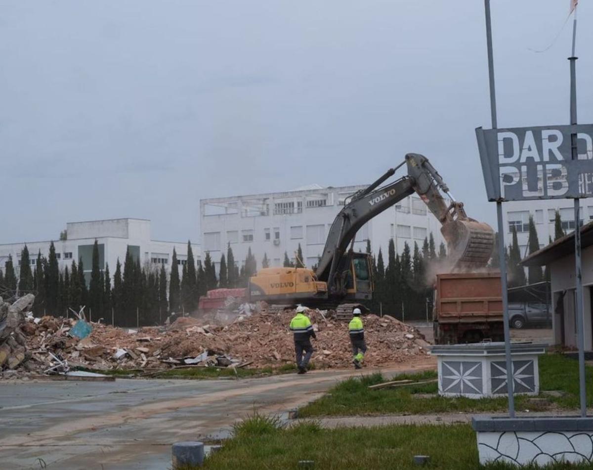 El inicio de las obras del nuevo hospital de Quirón en Badajoz, en diciembre del año pasado. | Santi García