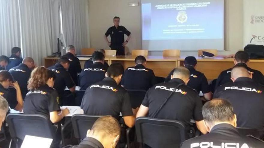 Un momento del curso de formación organizado por la Policía de la Generalitat.