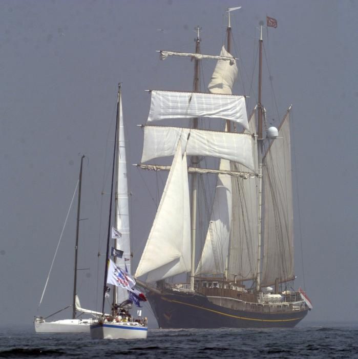 La Regata de Grandes Veleros abandona a A Coruña