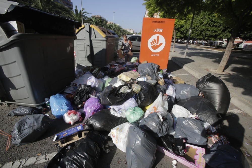 Basura en las calles de Alicante