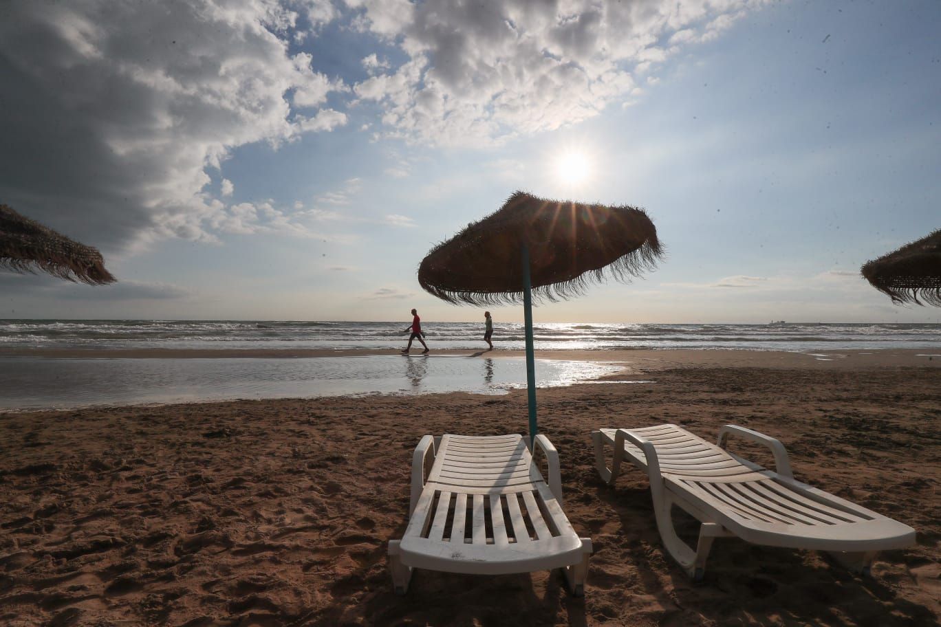 La alerta amarilla en València provoca temporal marítimo